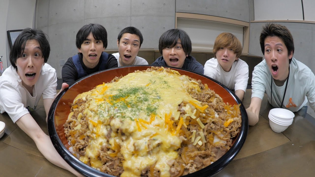 はじめが作ってしまった100種のチーズ牛丼をみんなで食べてみた...