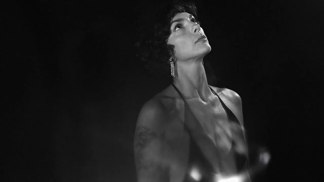 Bárbara Eugênia feat. Zeca Baleiro - Não se vá (visualizer)