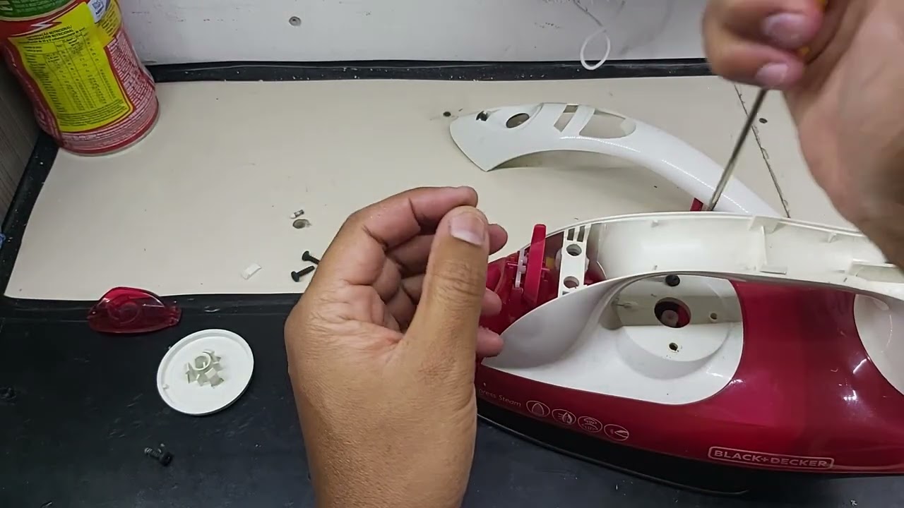 Ferro de Passar Roupas A Vapor Black+Decker vazando agua resolvido