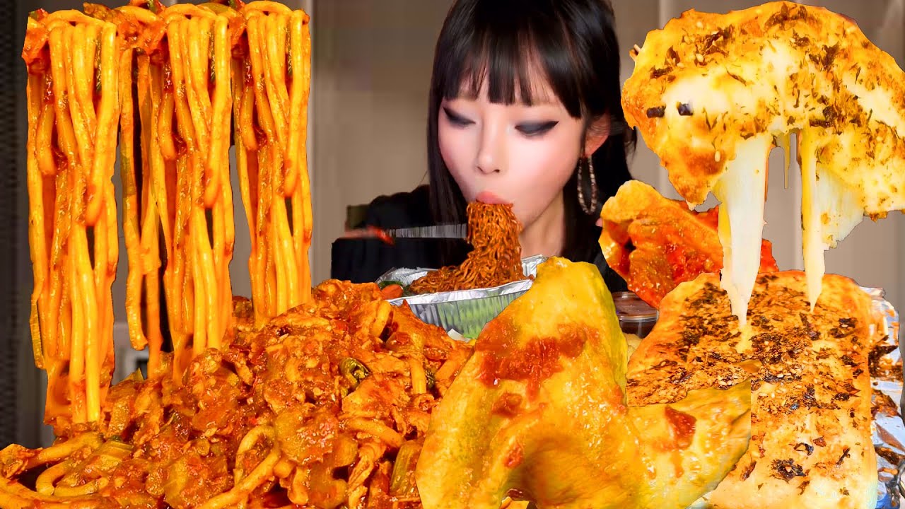 Xinjiang-style fried rice noodles with grilled cheese sticks are incredibly satisfying!!