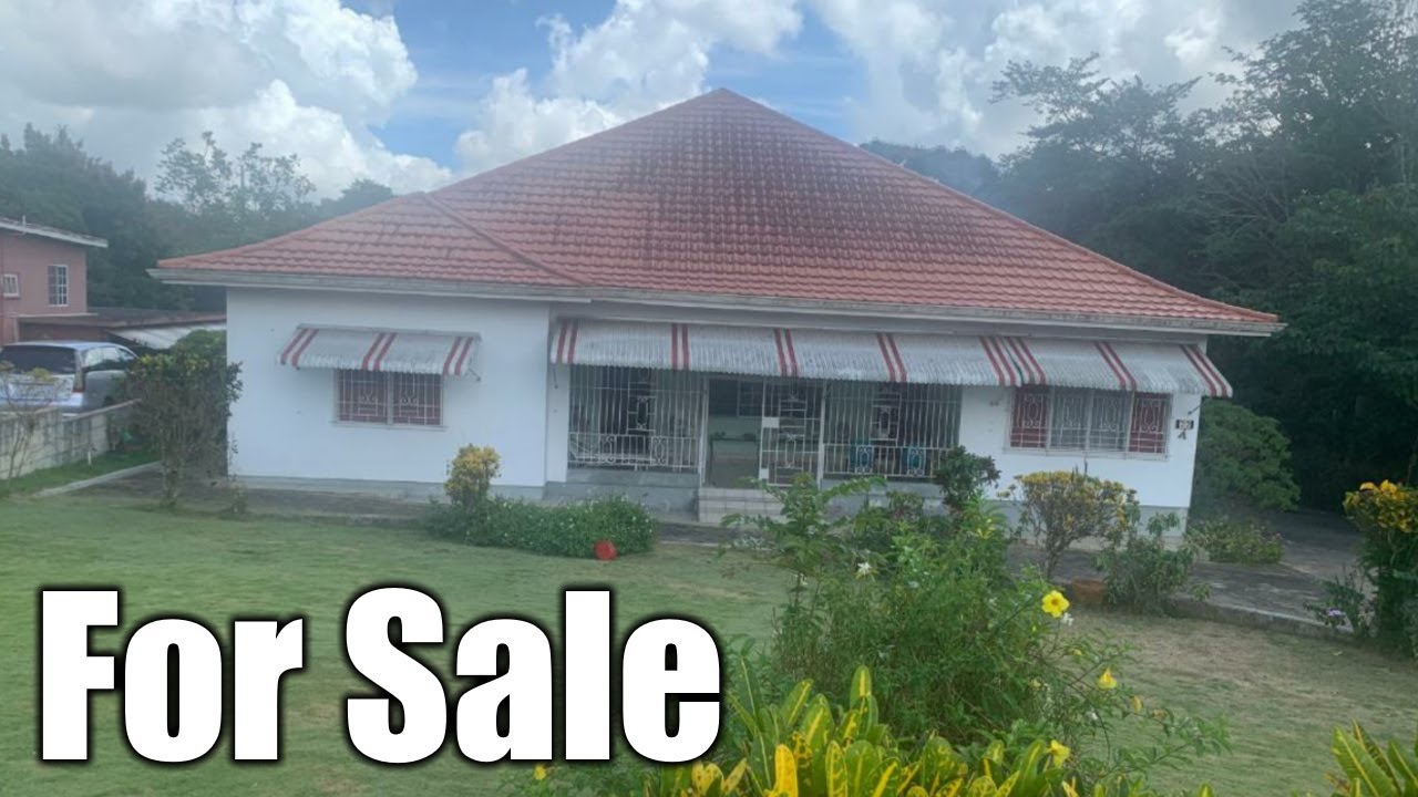 4 Bedrooms 2 Bathrooms, House for Sale at WEST ROAD, MANDEVILLE, Manchester, Jamaica