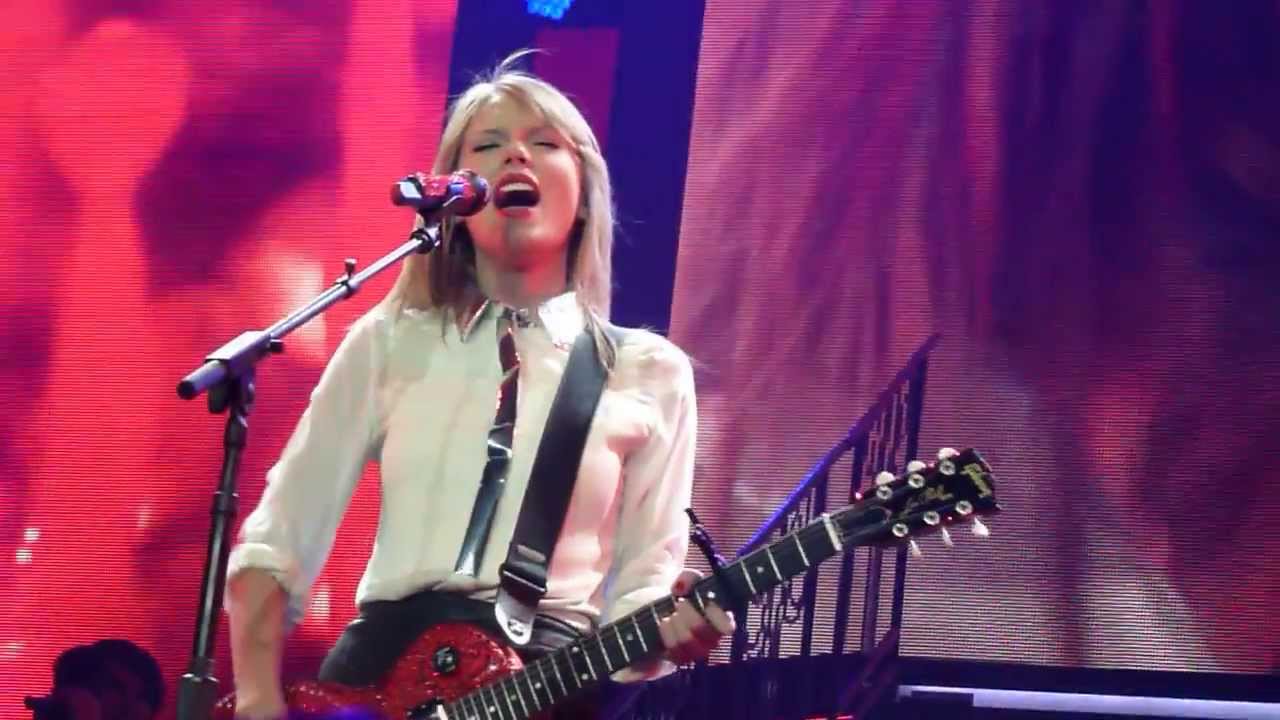 Red - Taylor Swift - Auckland 29/11/13 Front Row Pit Red Tour