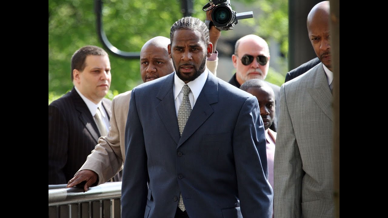 Attorney Michael Avenatti reacts to R. Kelly charges