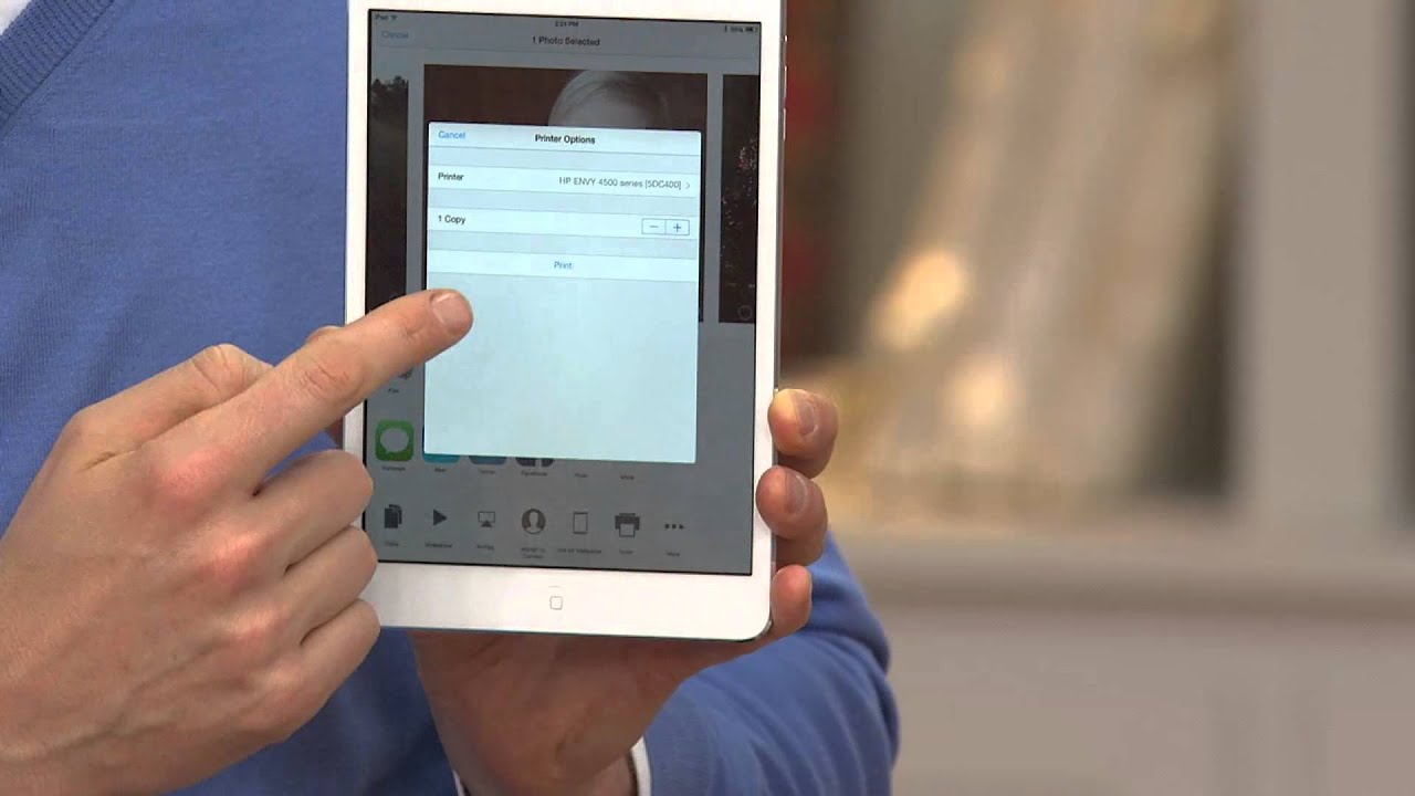 Apple iPad Mini 16GB WiFi with Keyboard Cover, Screen Protect & Lifetime Tech with Craig Smith