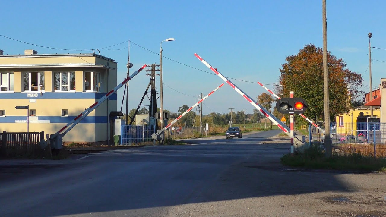 [4K] Przejazd kolejowy, kat. A na stacji Mełno | Polish railroad crossing