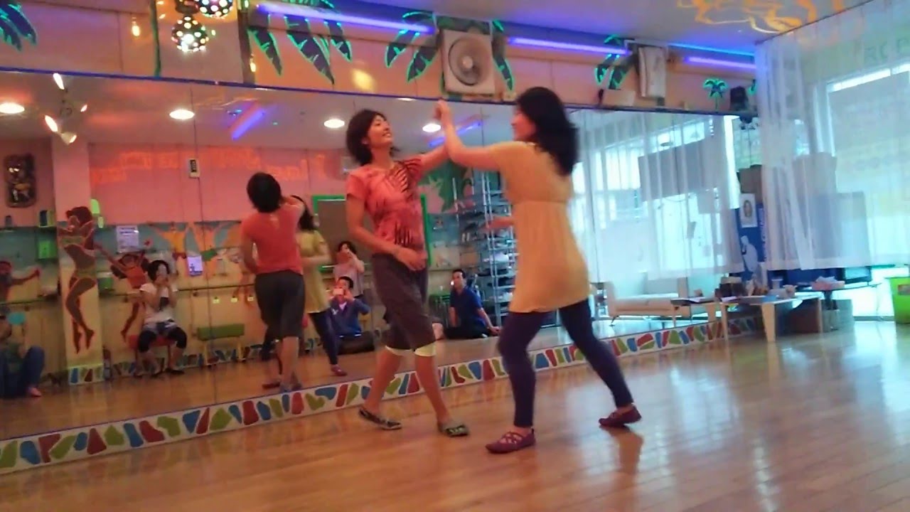 2 girls dancing Zouk Lambada in Tokyo, Japan ズーク &bull;ランバーダ（ブラジリアンダンス）