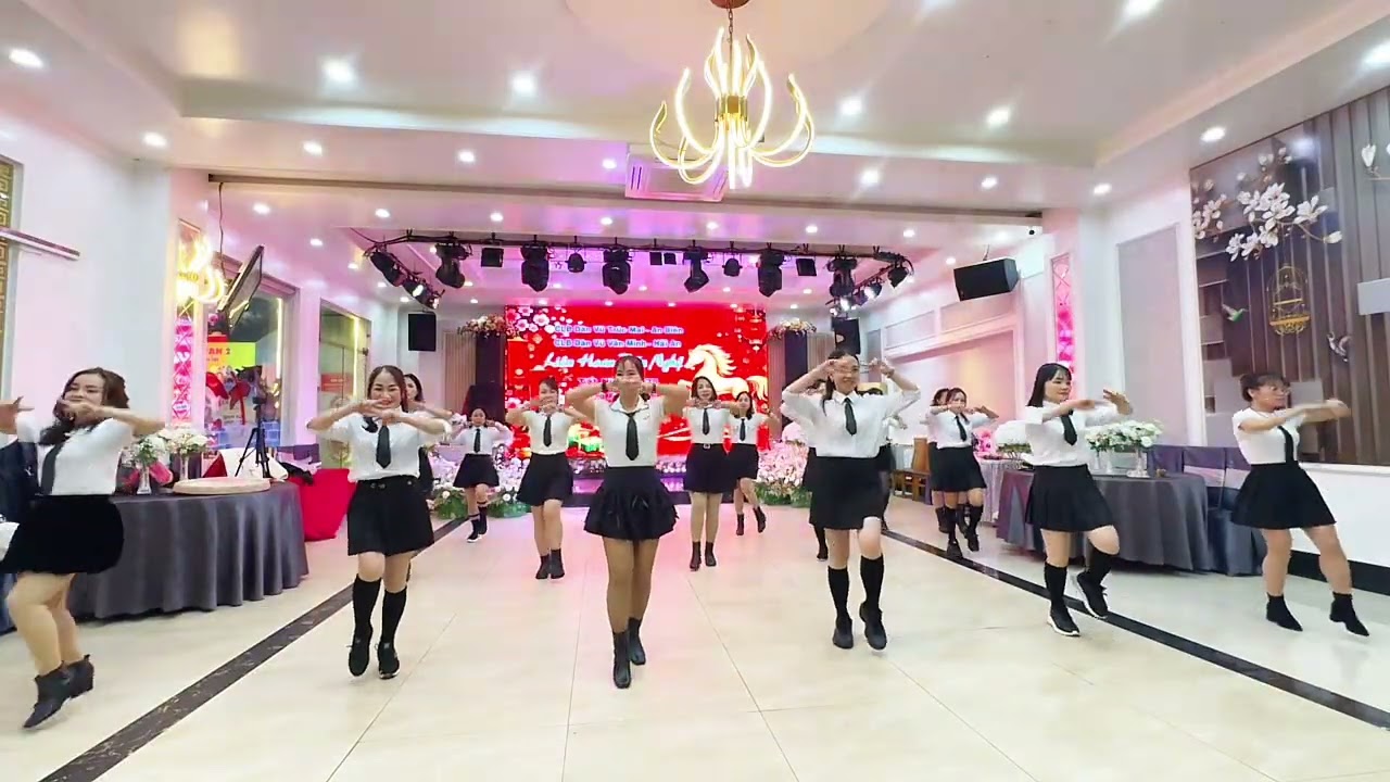 Nhảy TÌNH ĐẦU QUÁ CHÉN cực hay