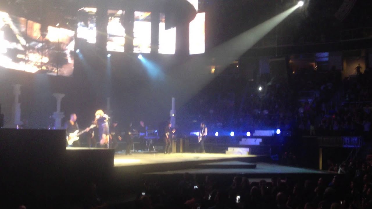 Rihanna Diamonds World Tour San Jose Ca - Numb