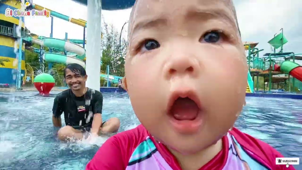 KESERUAN MANDI KOLAM RENANG DAN MANDI BUSA 