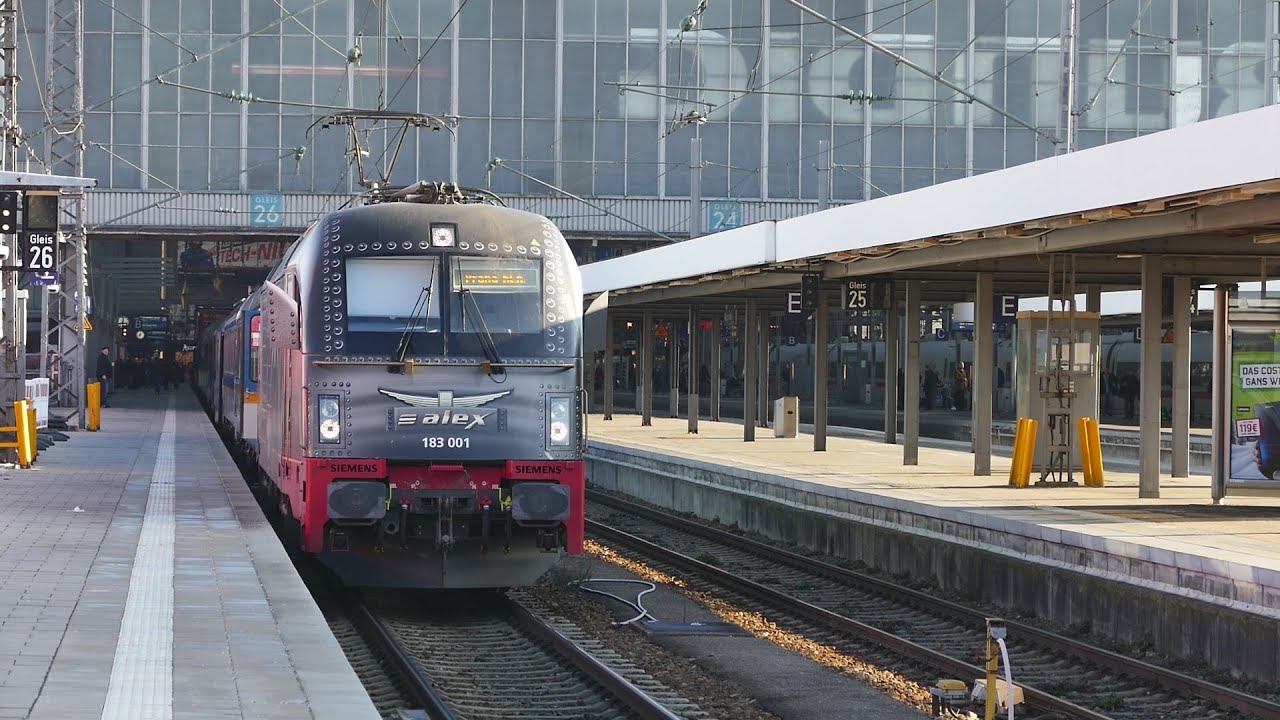 Z&uuml;ge am M&uuml;nchner Hbf mit Werbeloks - Railjet und seltener 