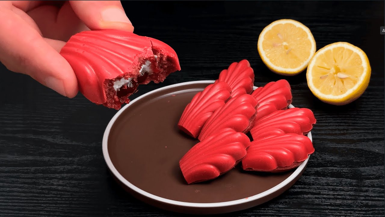 Das berühmte Rezept für Schokoladen-Kirsch-Madeleines oder was hat Red Velvet damit zu tun?