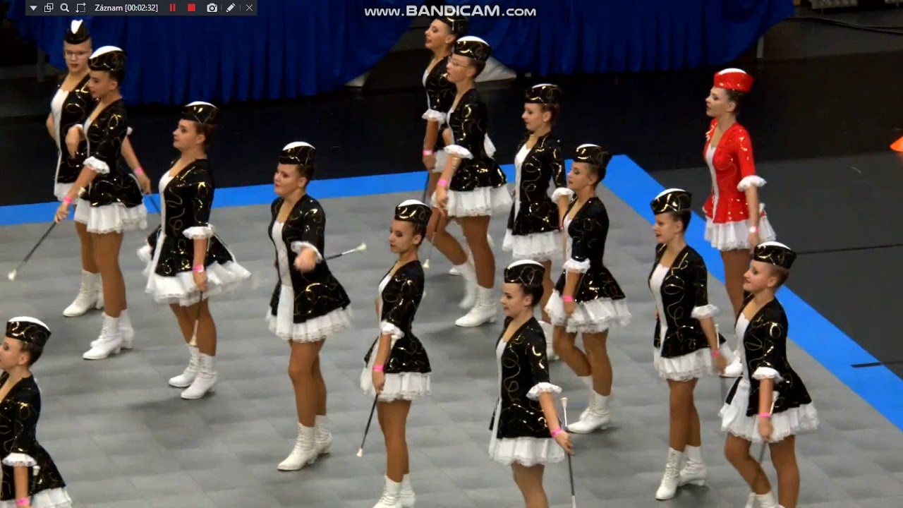MiKaDo Karviná, pochodové defilé, skupina juniorky baton, 2019