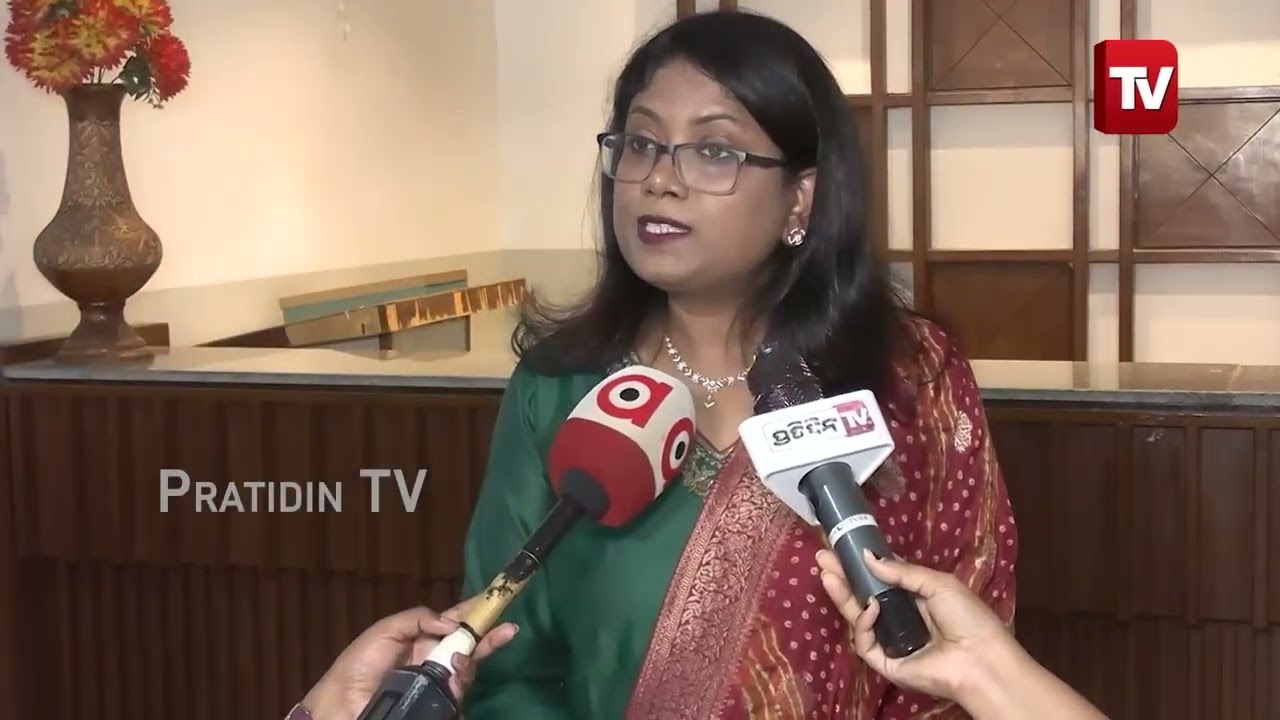 ପୁଅ କୁ ଶିଖାନ୍ତୁ, ନାରୀଙ୍କୁ ସମ୍ମାନ ଦିଅନ୍ତୁ ! Bollywood movie Assi actors at Modern institute of tech.