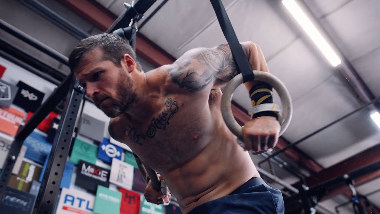 Travis Mayer Chooses 3-Finger FC