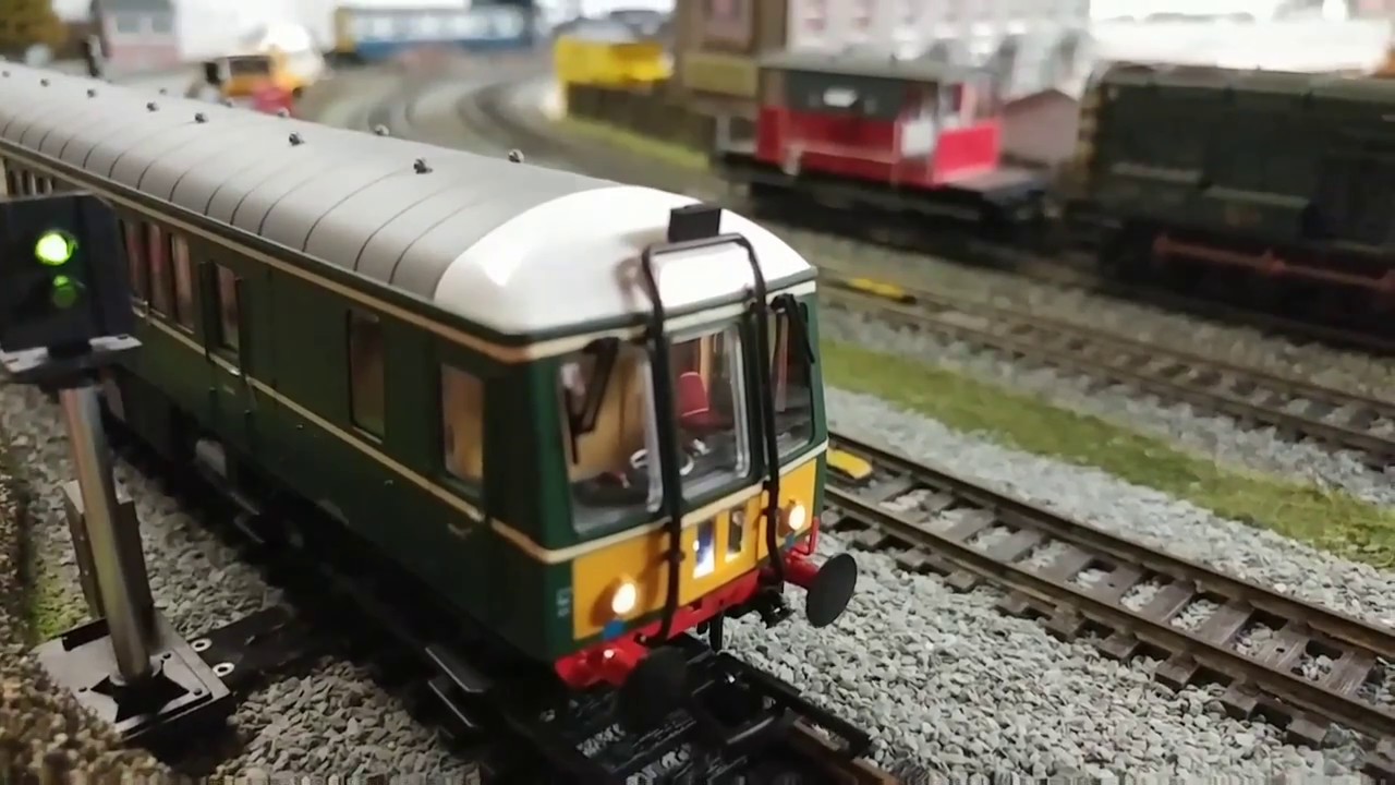 Dapol Class 122 FULL REVEIW! OO Gauge BR Green New Release