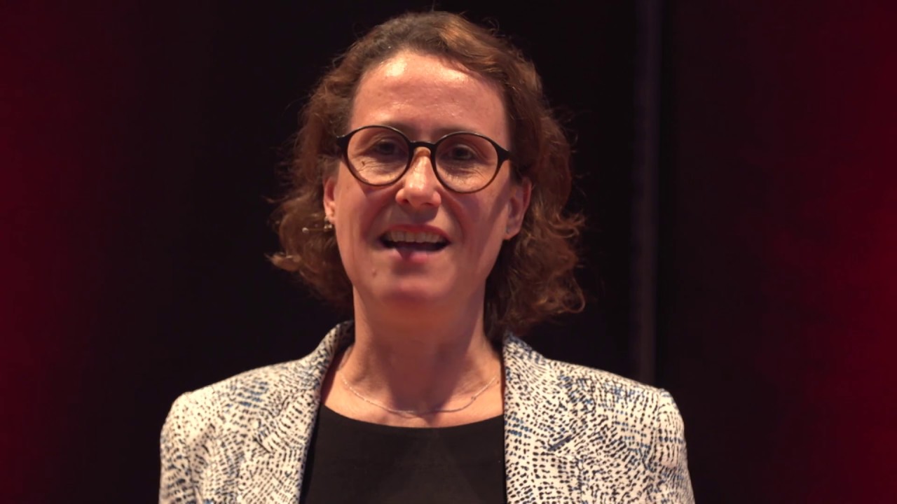 How to use smell to create unforgettable experiences | Christiane Bausback | TEDxTUMSalon