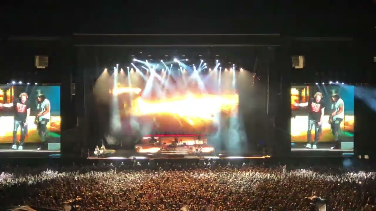 Guns N’ Roses “Paradise City” 2023.07.19.  Budapest, Puskás Stadion