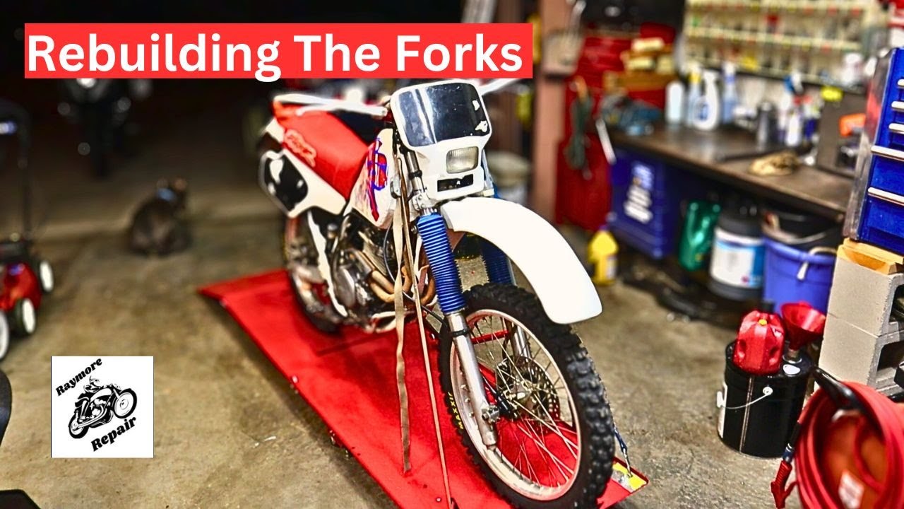 Ремонт передней вилки Honda XR250R — первый шаг к спасению этого кроссового мотоцикла.