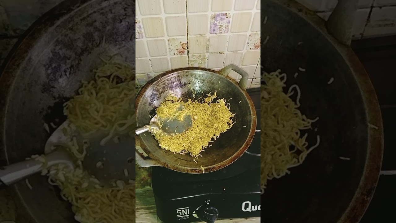 Masak oseng mie cabe + goreng tempe tepung👍👍