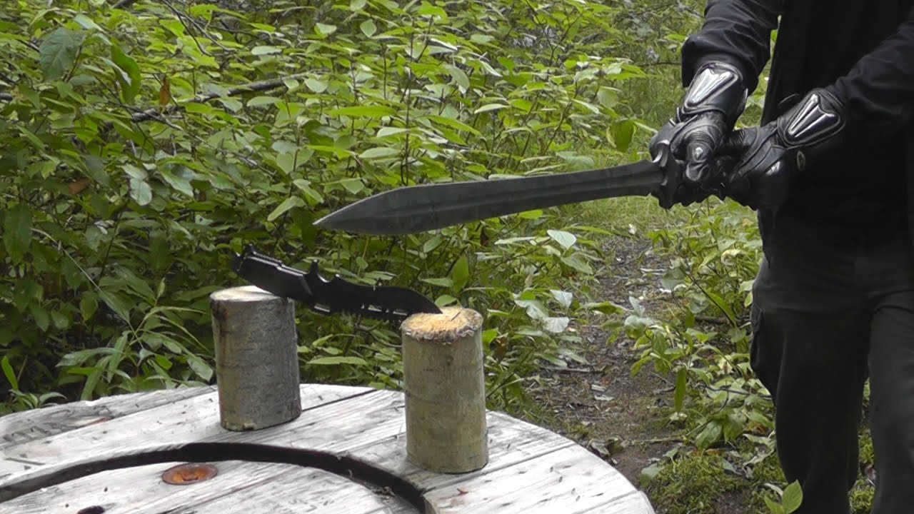 Testing the Zombie Tools Diphos (even smashing a knife!)