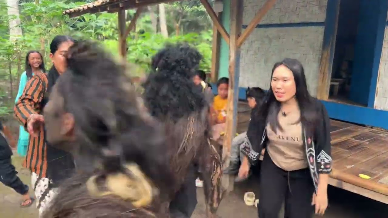 VIRAL SUKU MANTE CANTIK MEMINTA MAKANAN KEPADA WARGA #fyp #viralvideo #trending #youtube