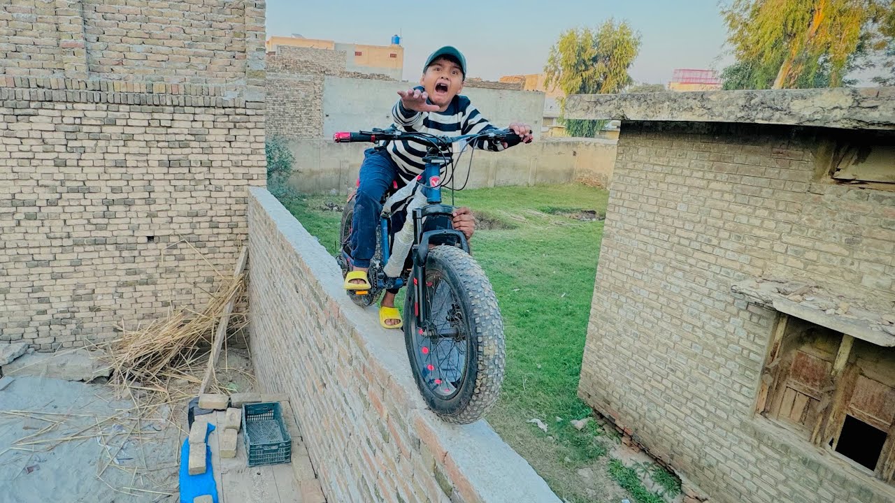 Ali ny khatarnak dewar pr cycling 🚴 ki 😱|| girny wala tha Ali 😳 ||