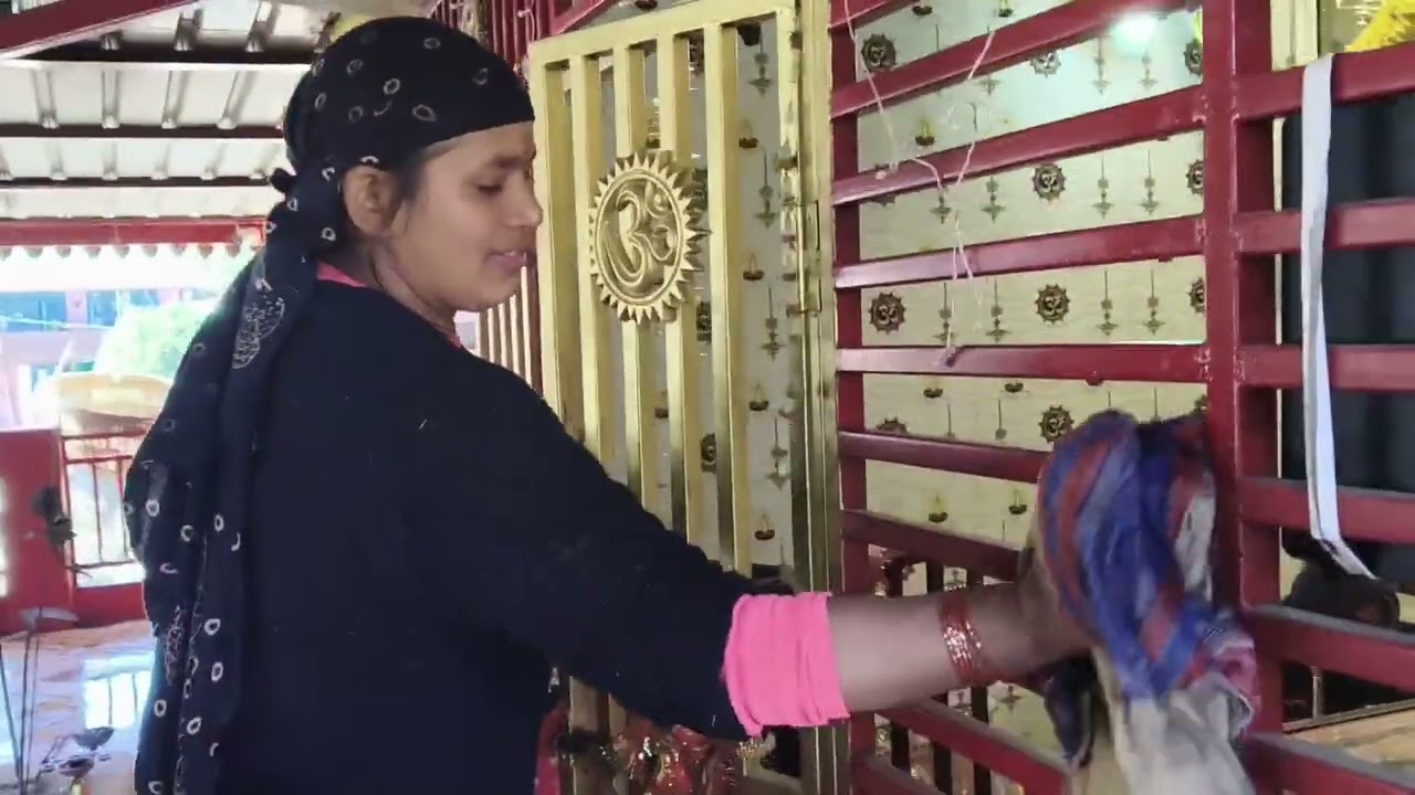 आज माता रानी के दरबार में स्थापना दिवस के लिए की सफाई