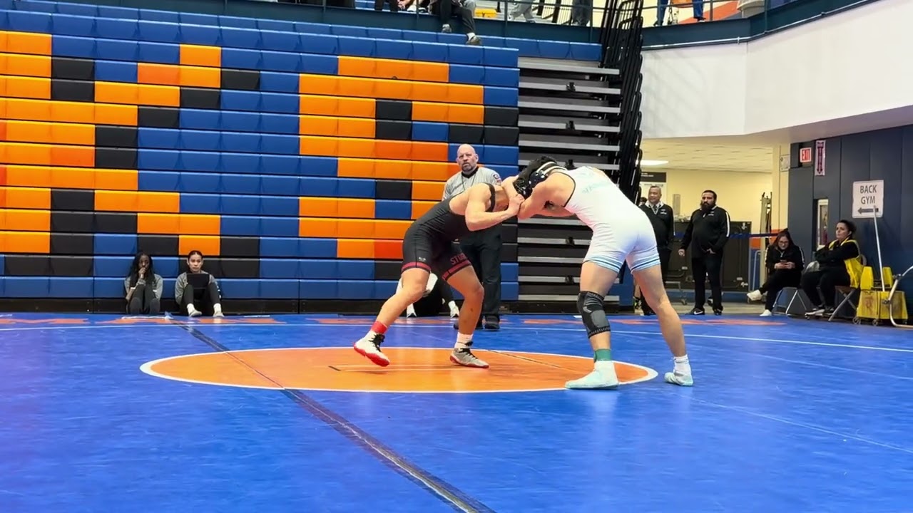 Connor - IHSA 3a Regionals (138# V) vs Lake Park (Anthony Vargas) match 4