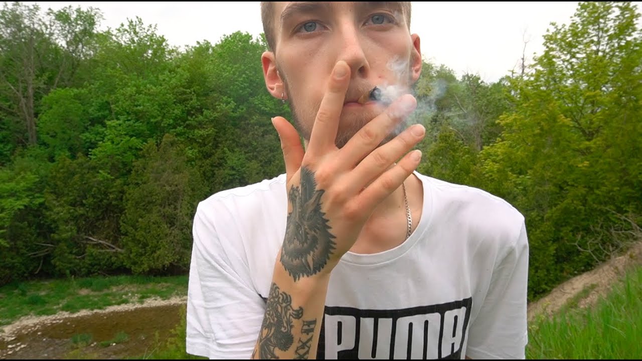 SMOKING A JOINT OF GELATO