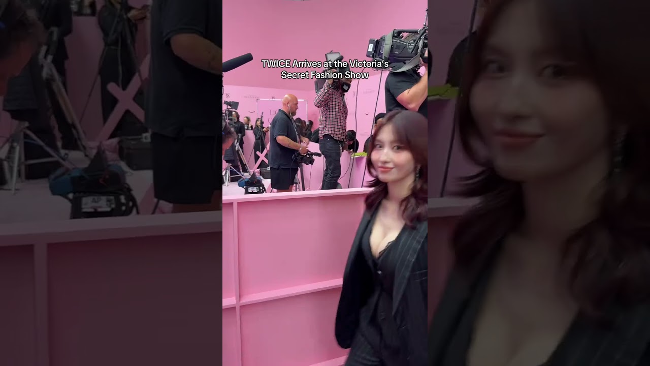 TWICE NAYEON, MOMO, JIHYO, TZUYU at the Victoria's Secret Fashion Show Pink Carpet HARPER'S BAZAAR