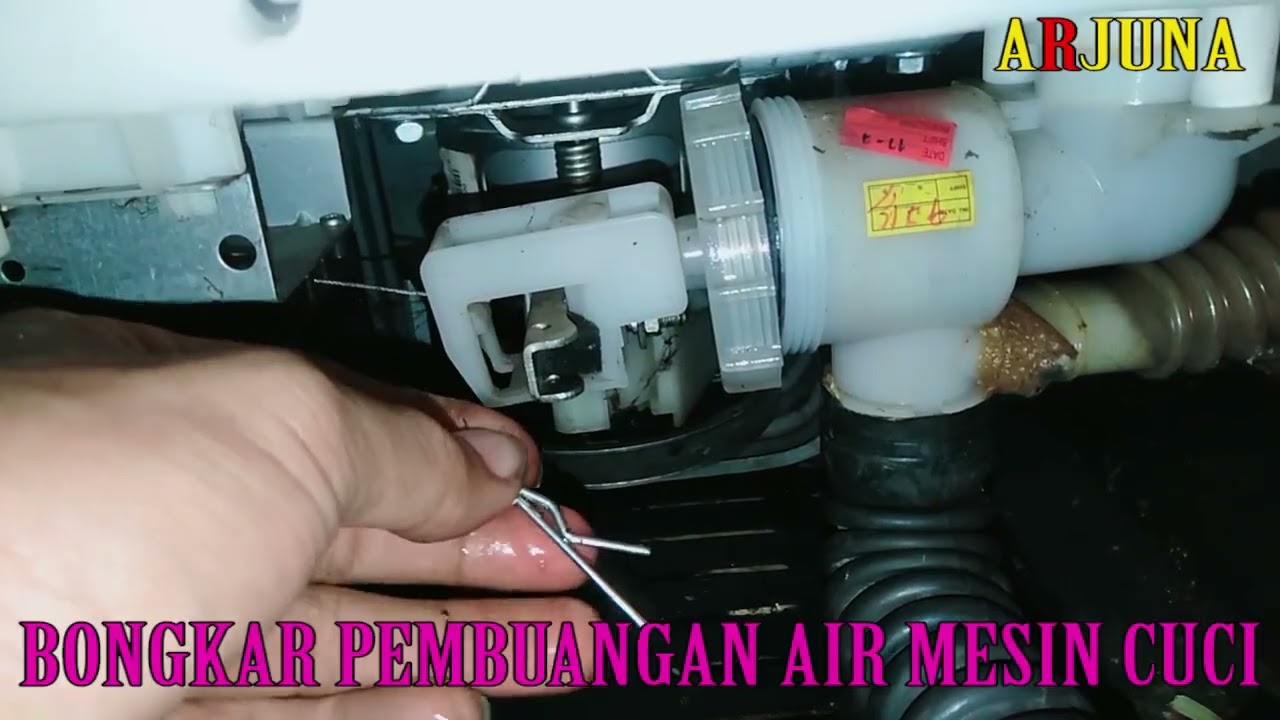 MEMBUKA KARET PEMBUANGAN AIR MESINCUCI 1 TABUNG