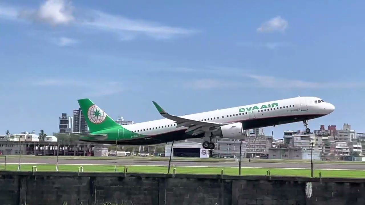 Plane Soptting Compilation at RCKH/KHH/高雄機場