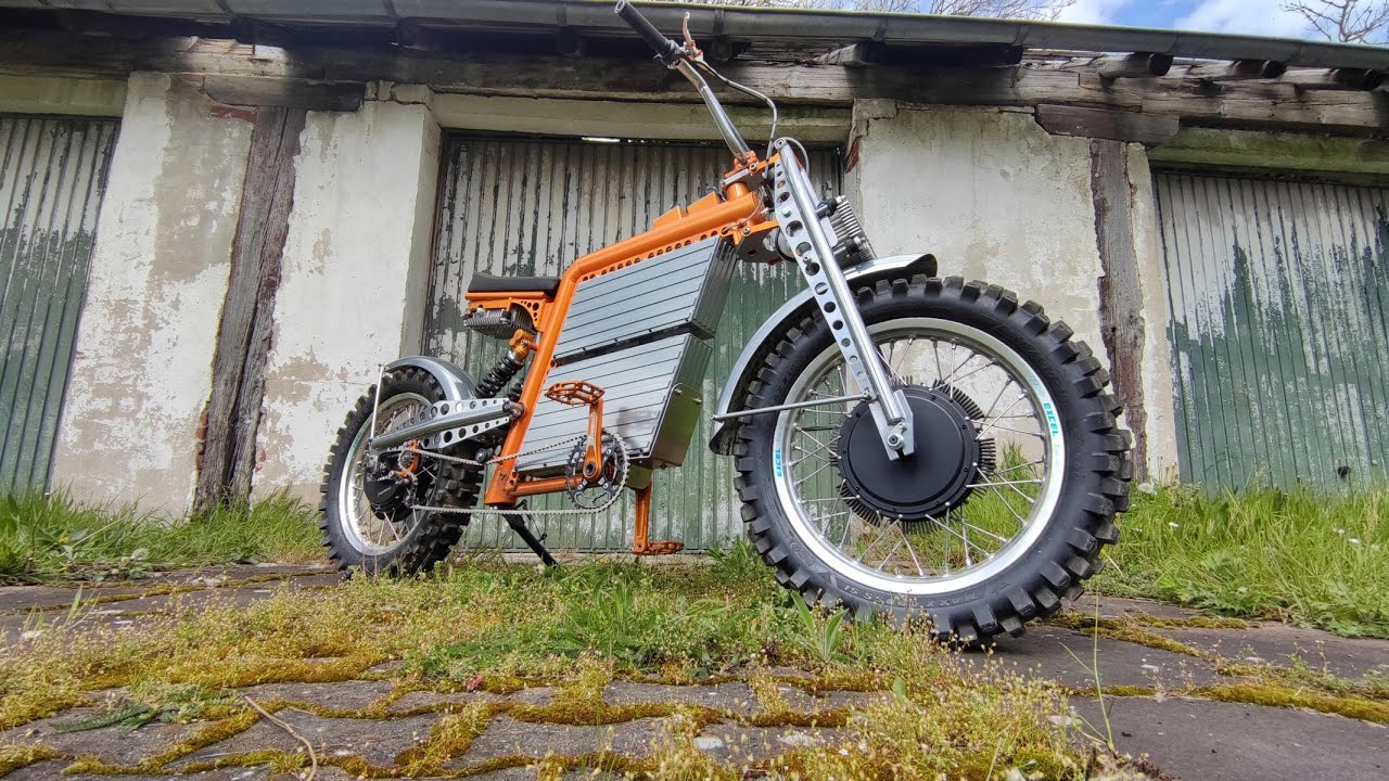 Handgefertigter Highpowerbike Rahmen mit Leistungsstarker E-Bike Technik 84V QS205 + MXUS 3K