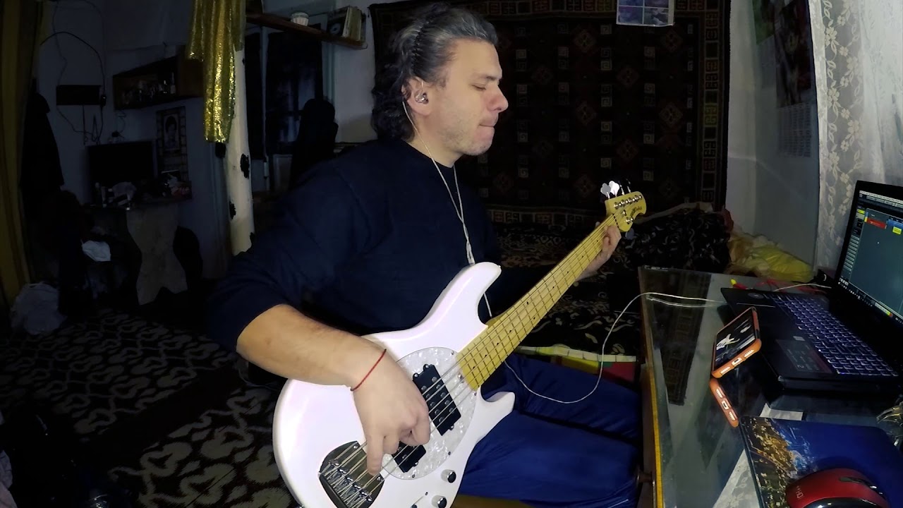 Music Man Stingray 5 (Chinese replica)