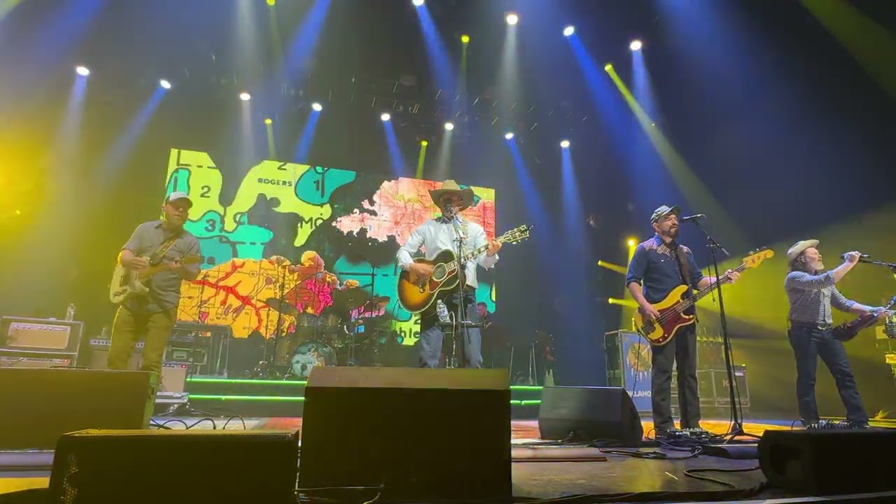 Turnpike Troubadours | Before The Devil Knows We’re Dead | LIVE At The Met