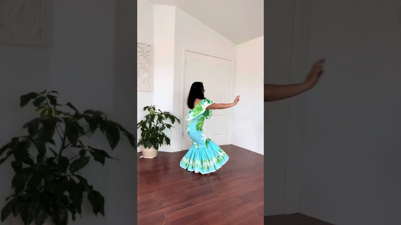 Green rose hula 💚