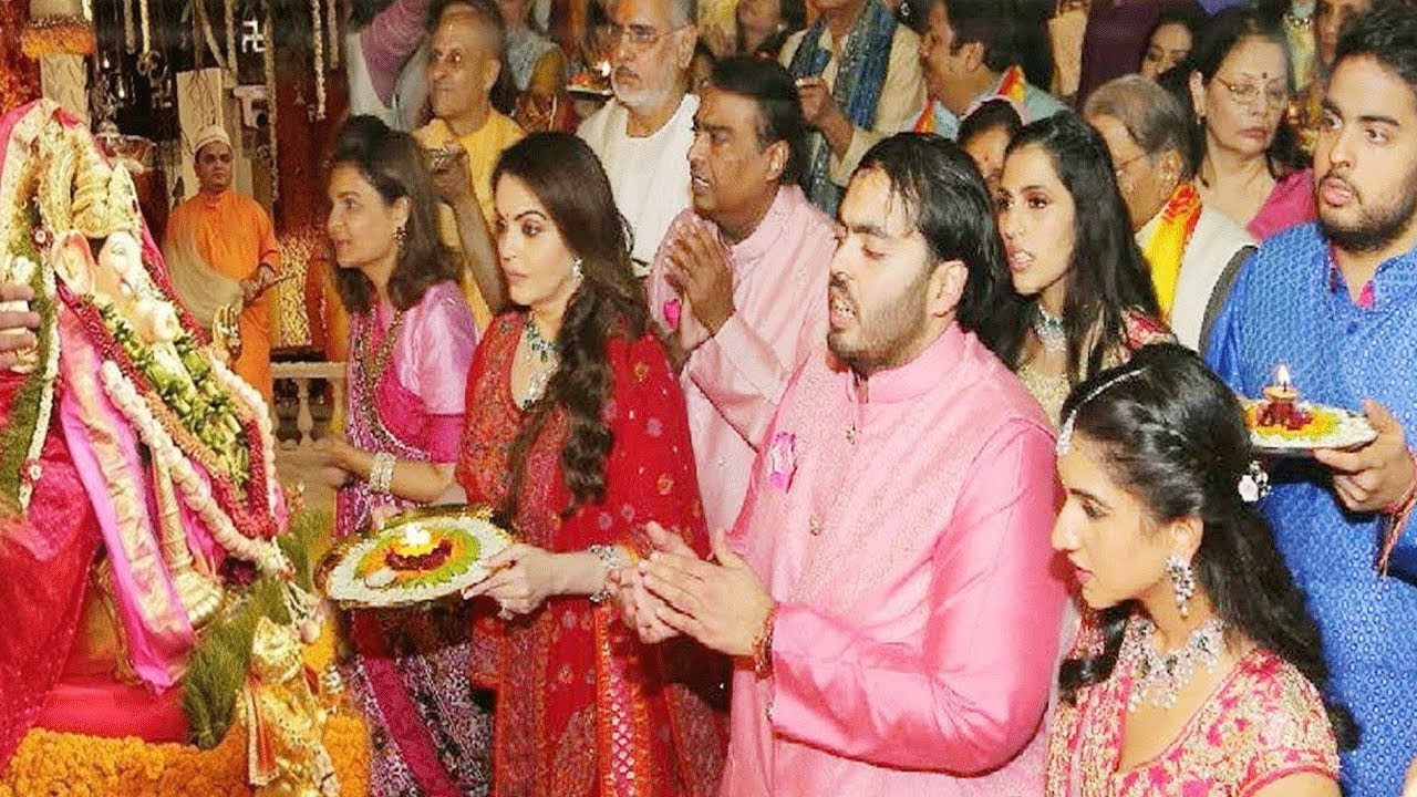 Ambani Family's Ganesh Utsav 2019 GRAND Celebration Along With Bollywood Celebrities