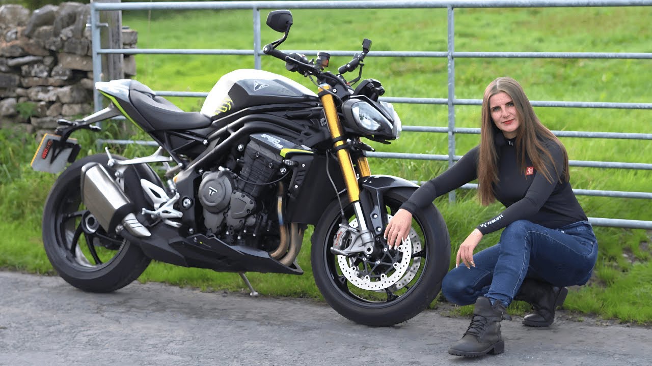 2025 Triumph Speed Triple 1200 RS Road Review | I'll try and stay on this time!