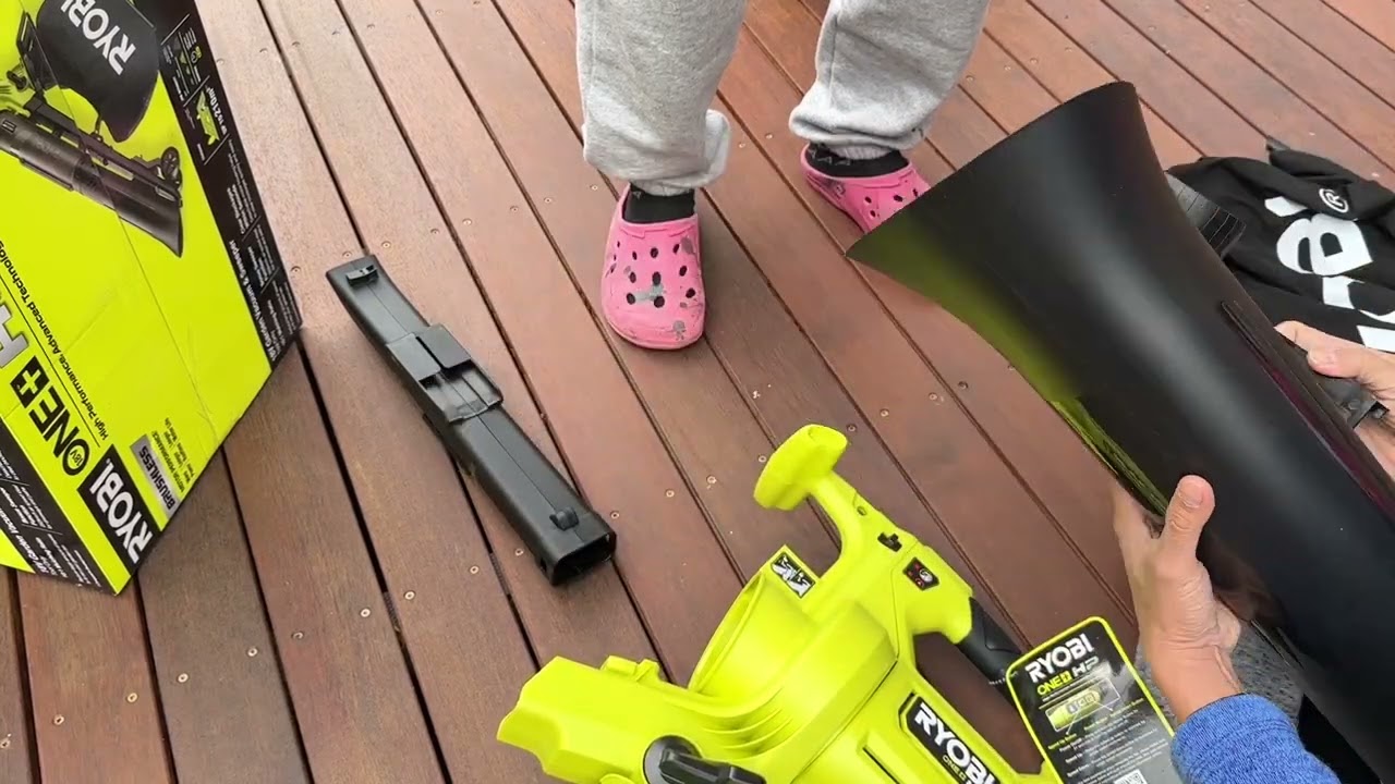 Unboxing Ryobi One+ 18V Cordless Garden Vacuum and Sweeper R18XBLV20