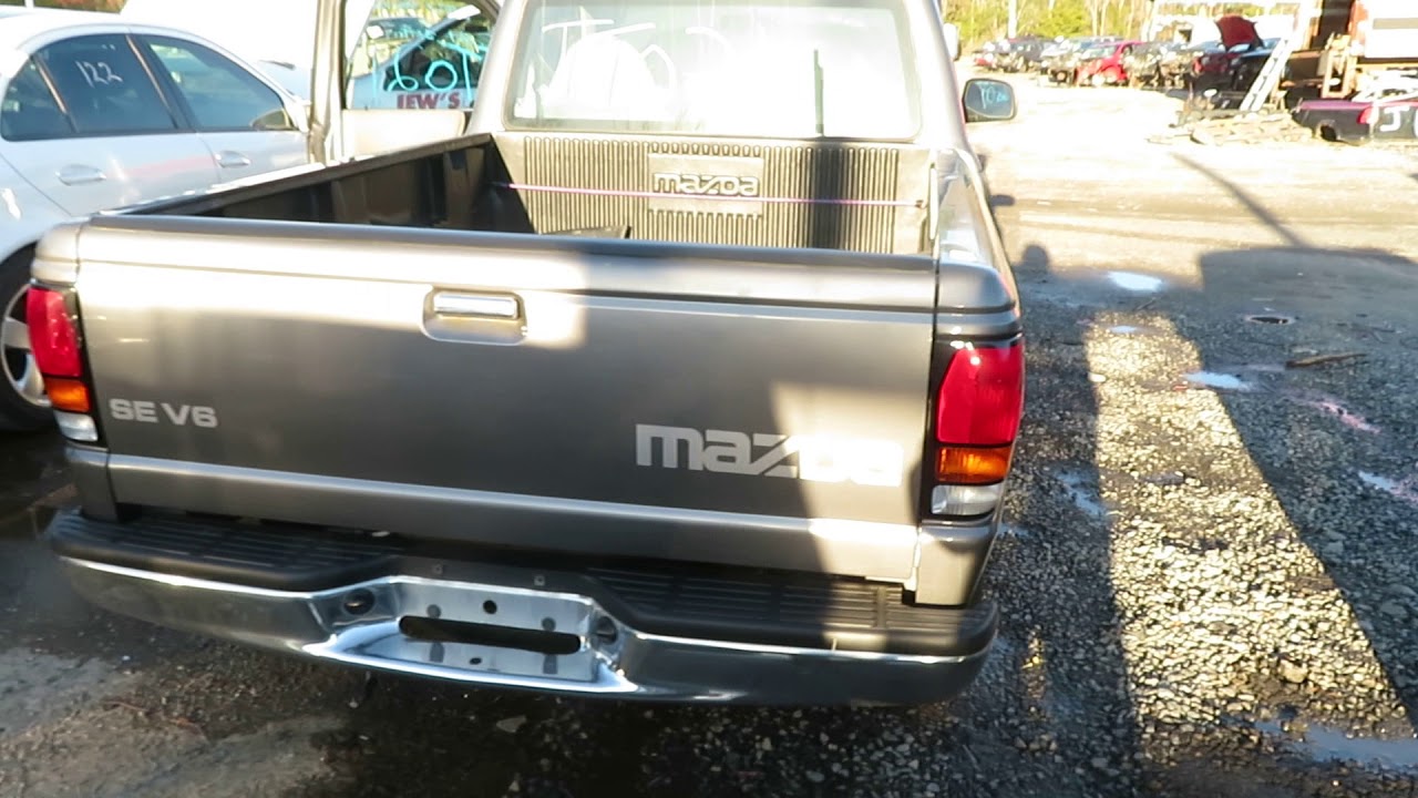 TT021   2000 Mazda B3000