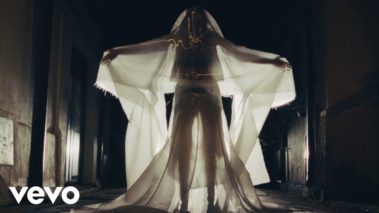 Joan Thiele - La forma liquida (Visual video)