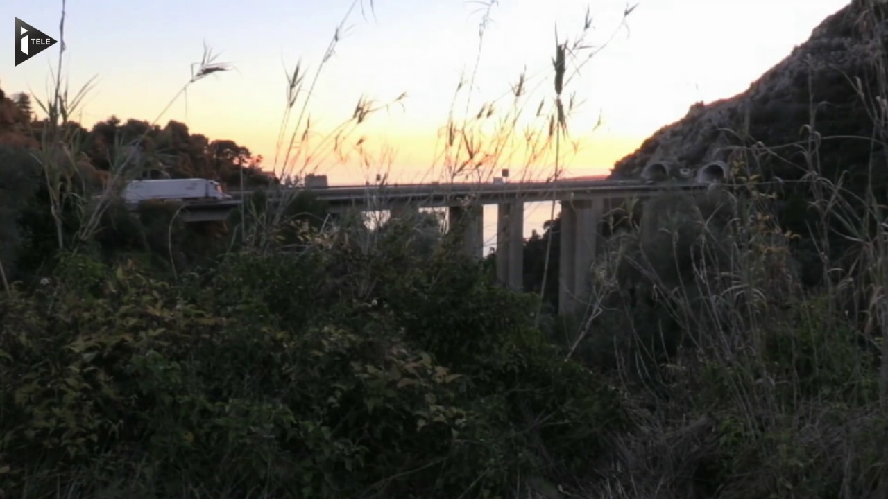 Des migrants toujours bloqués à Vintimille, frontière entre la France et l'Italie