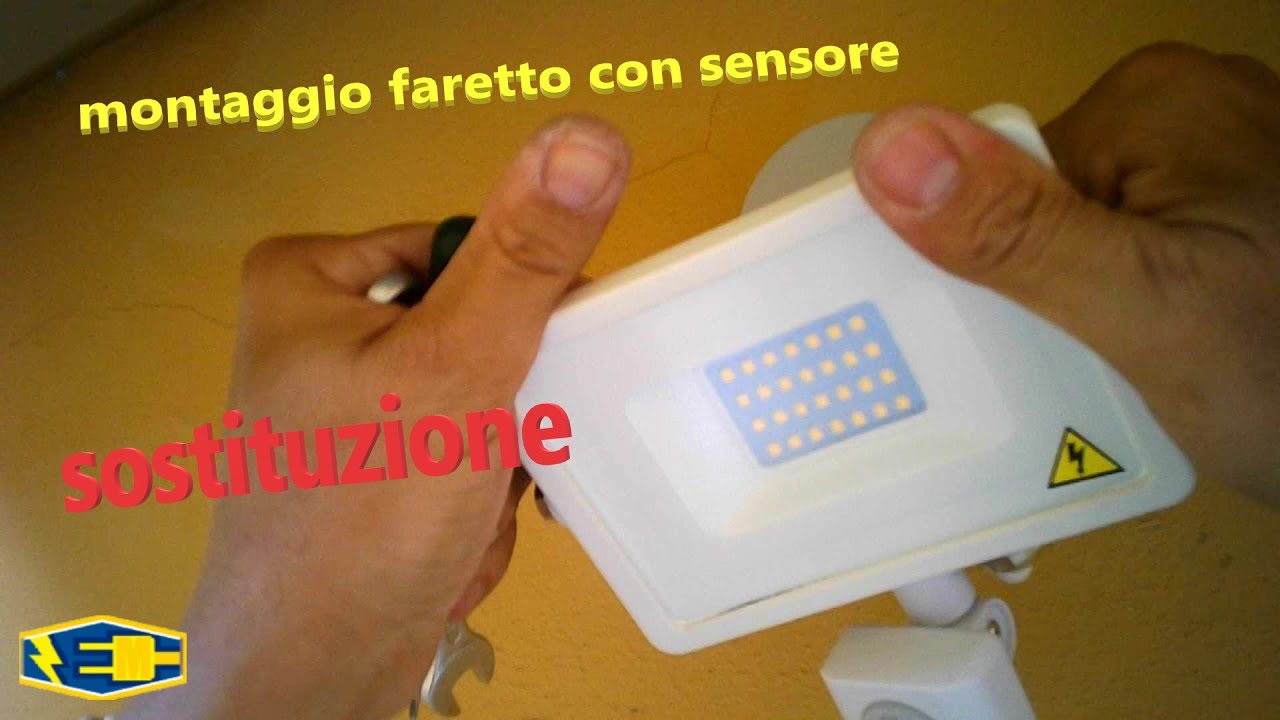 faretto led con sensore di movimento e crepuscolare