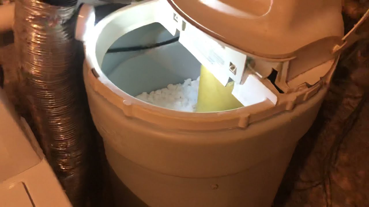 Обслуживание умягчителя воды для удаления отложений железа