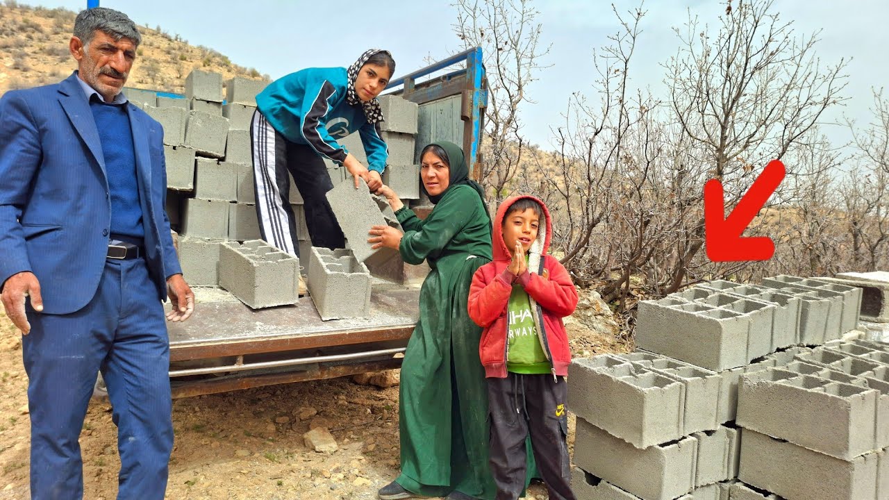Homeless family builds magical hut for shelter from cold & animals 🛖