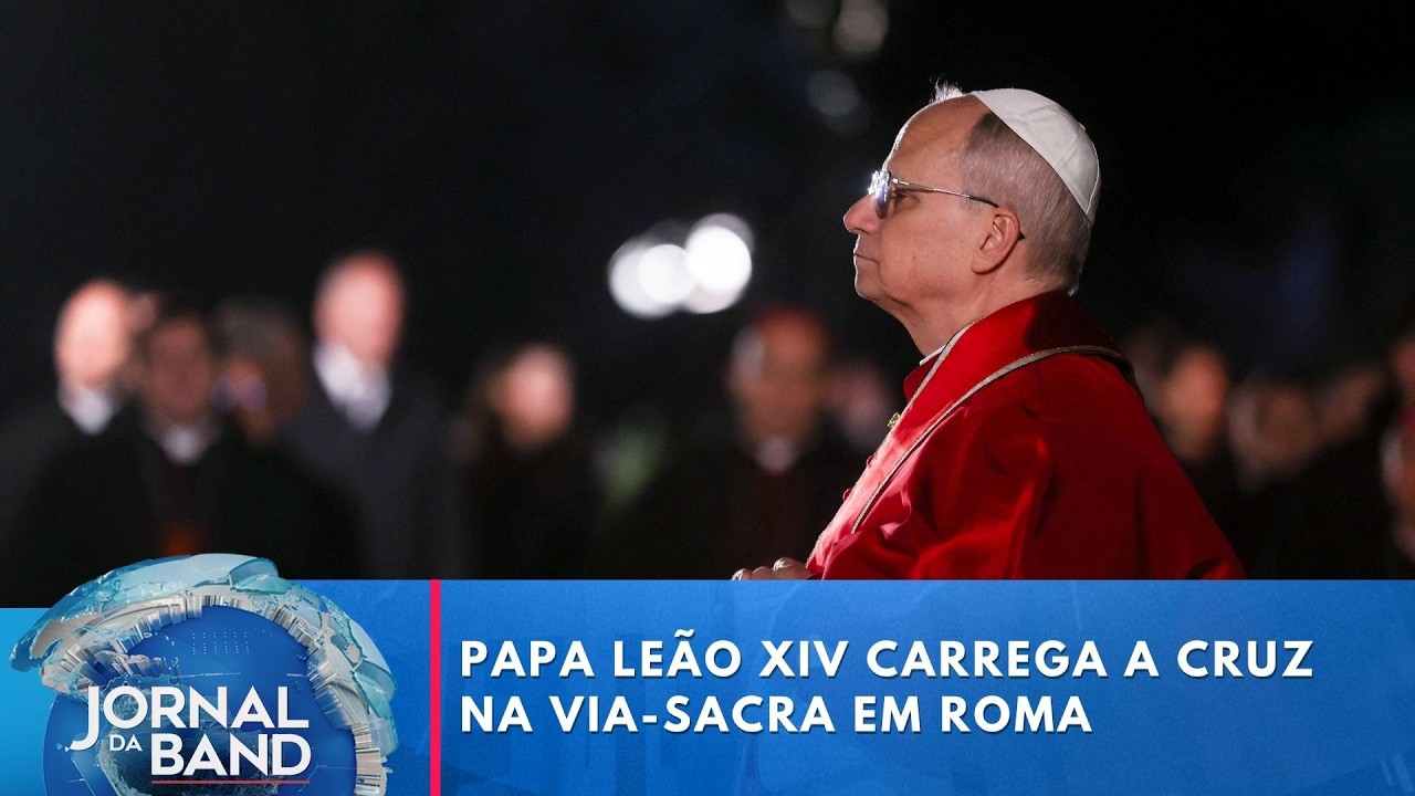 Papa Le&atilde;o XIV carrega a cruz na Via-Sacra em Roma | Jornal da Band