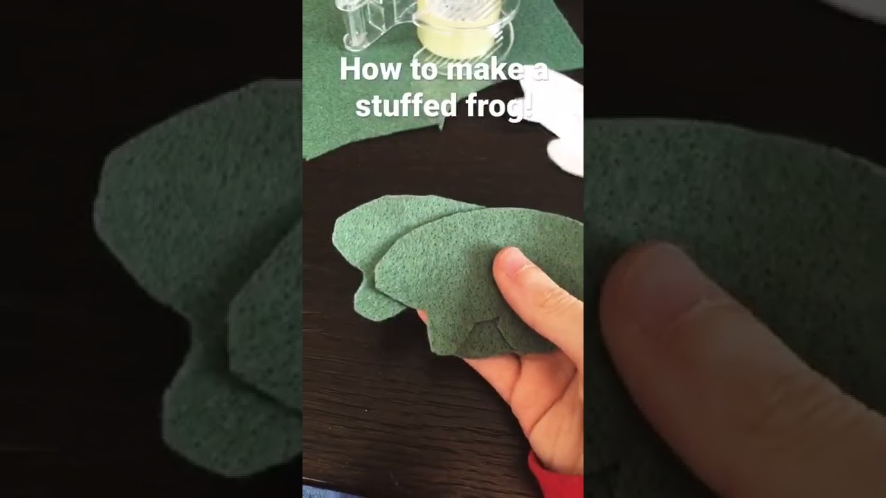 Here&rsquo;s a tutorial of how to make a stuffed frog