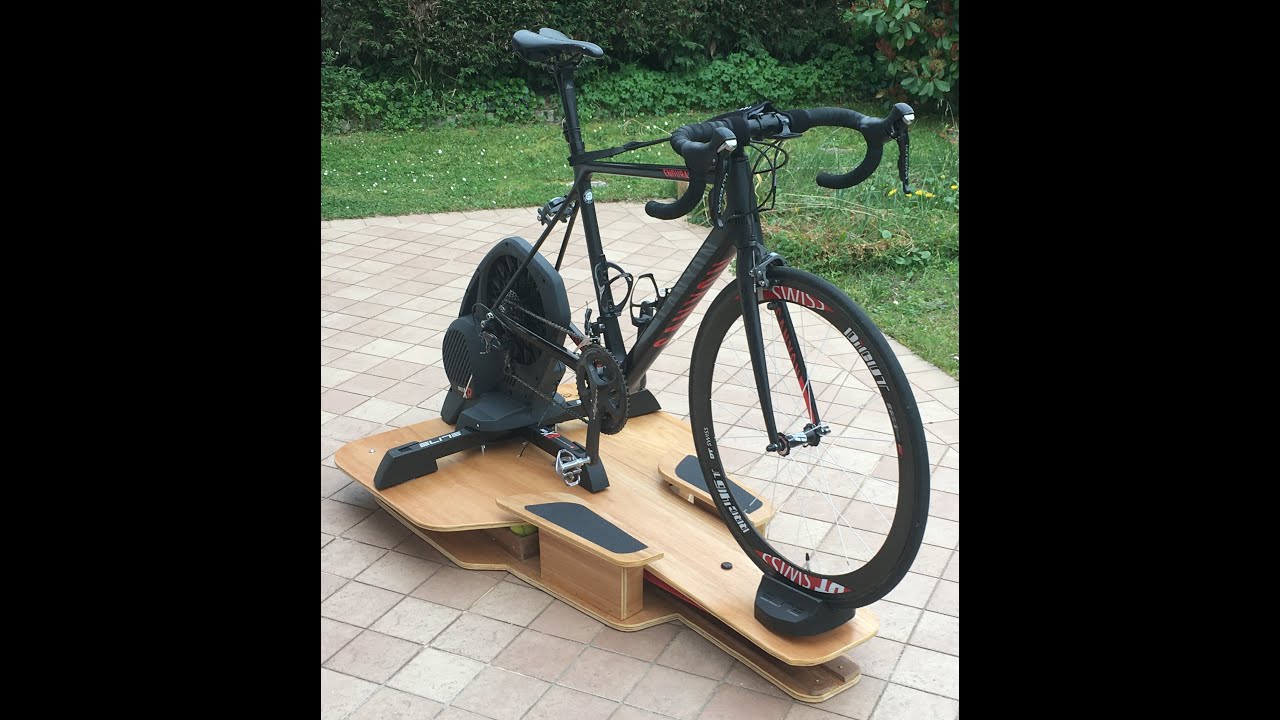 Rocker Plate pour home trainer Elite Direto XR. Roulez dans le monde virtuel de swift, rouvy, bkool