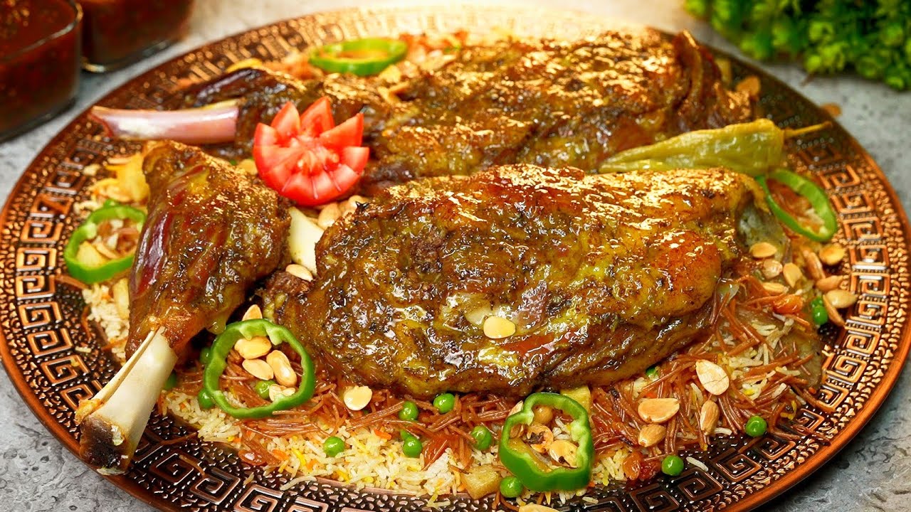 عندك كتف او فخذة 🍖🔥 جربي قوزي اللحم العراقي الذايب مع ألذ ارز وحشوة خرافية