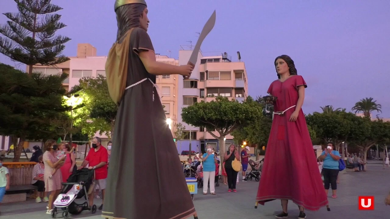 Els Gegants de Benicarló actuen per Festes